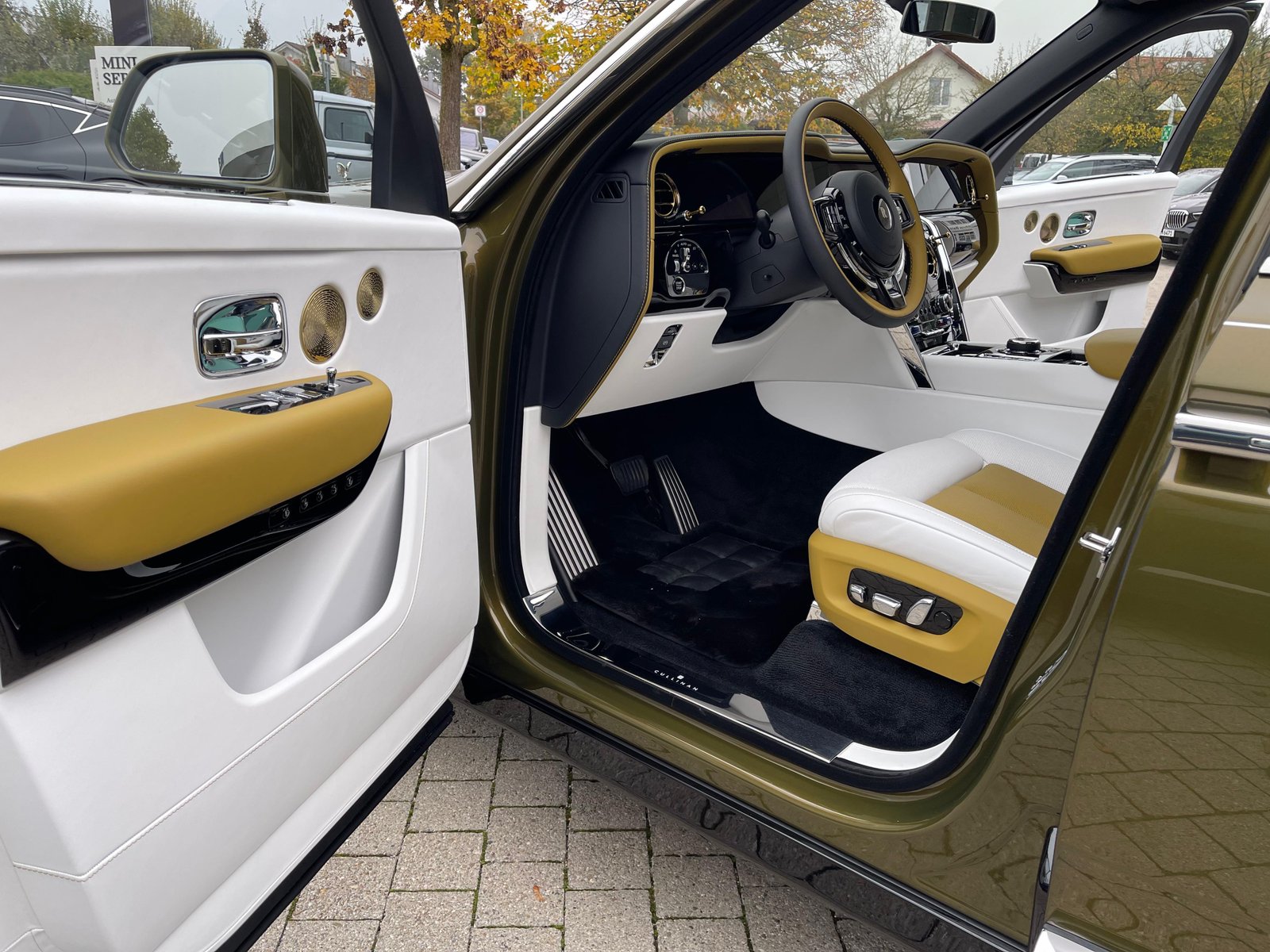 Rolls-Royce Cullinan — photo 17